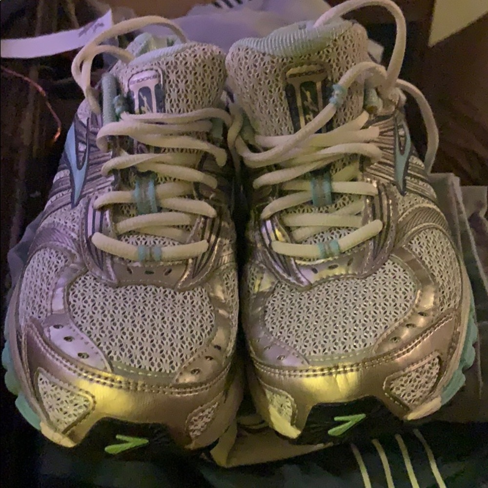 Brooks shoes